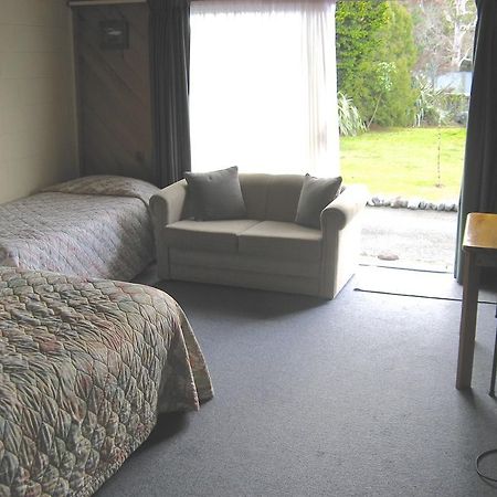 Tongariro River Motel Турангі Екстер'єр фото