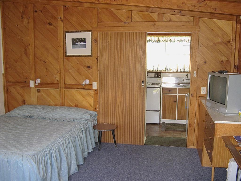 Tongariro River Motel Турангі Екстер'єр фото